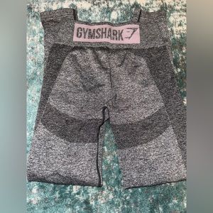Gym Shark Leggings with pink detail! Size medium